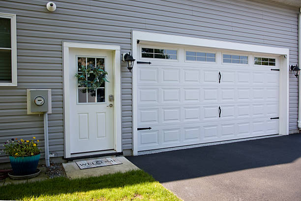 24/7 Emergency Garage Door Panel Replacement experts in Port Dickinson, NY